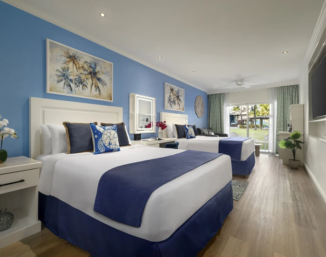 Splash Jr. Suite Tropical View Queen out