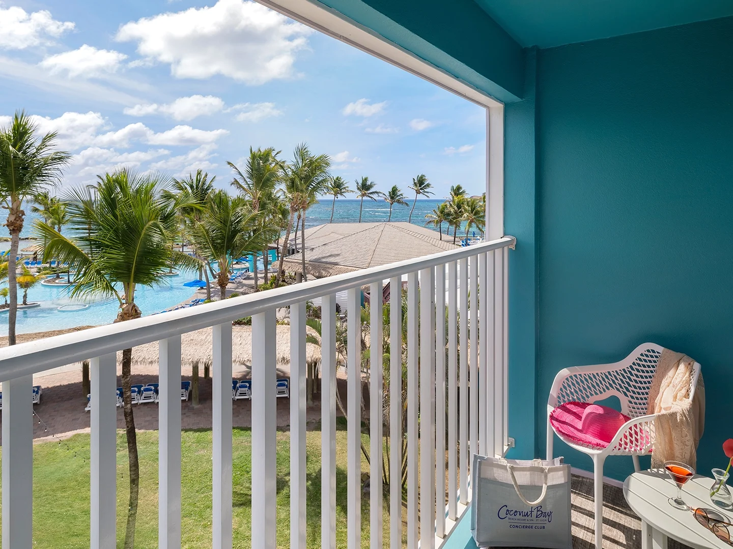 SPLASH CONCIERGE JR. SUITE CLUB LEVEL OCEANVIEW – KING-3