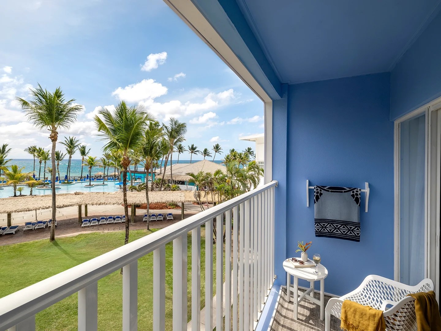 SPLASH JR. SUITE OCEANVIEW – KING-3
