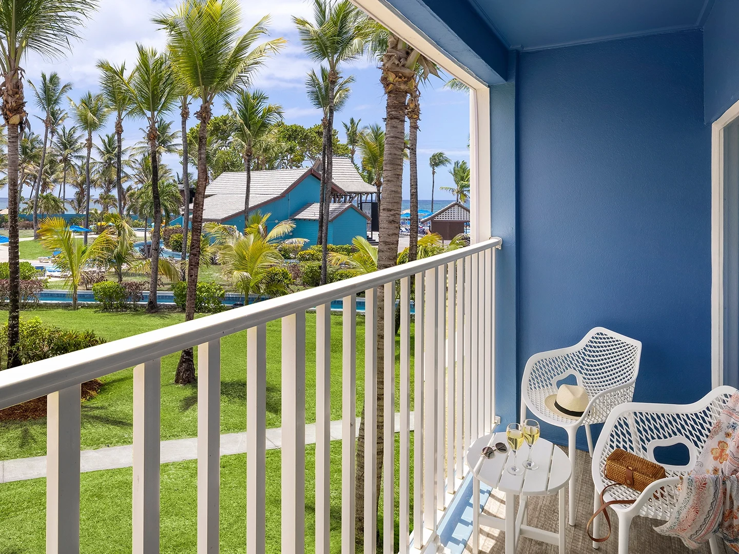 SPLASH JR. SUITE POOL VIEW – QUEEN-3