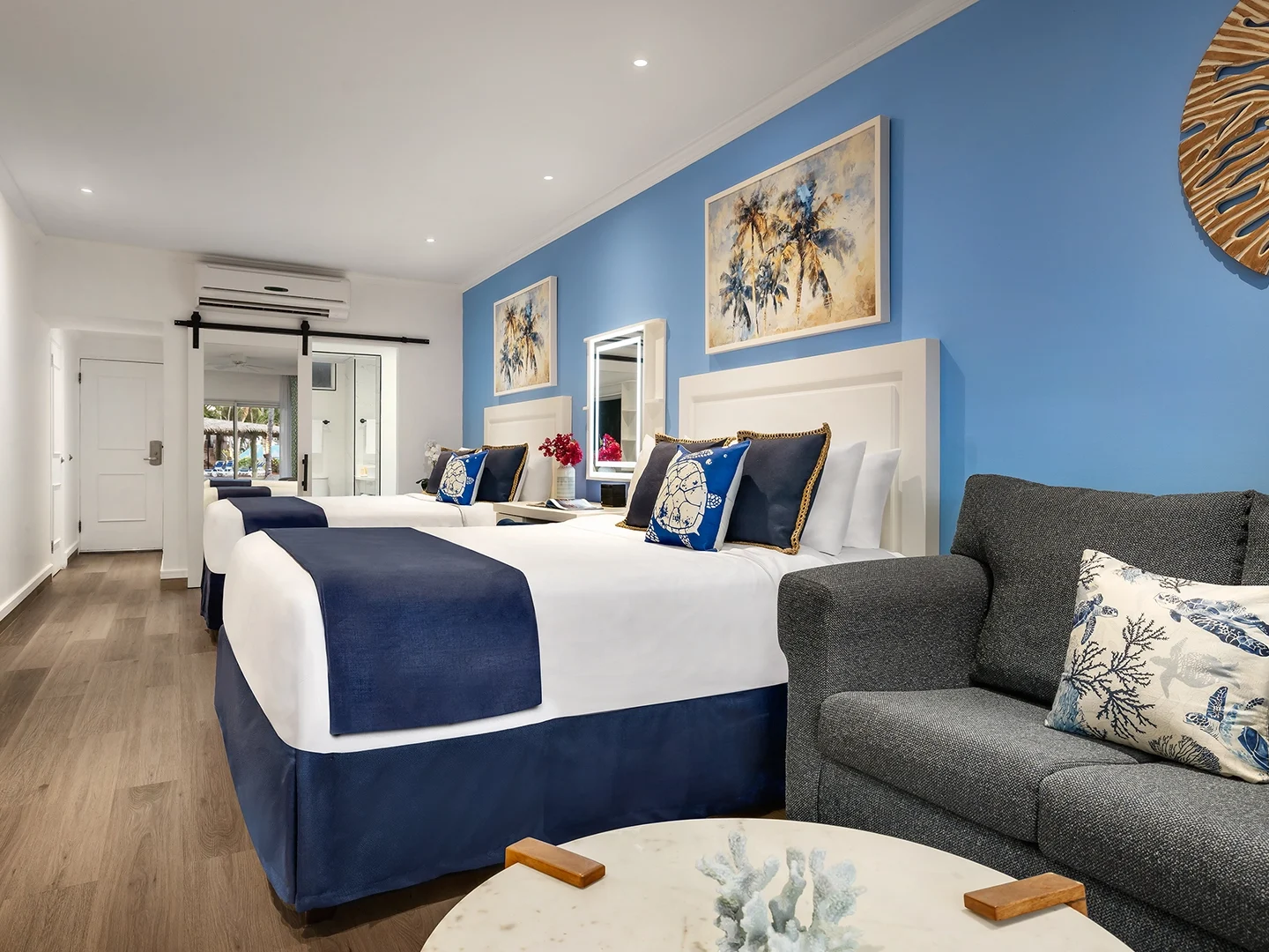 SPLASH JR. SUITE TROPICAL VIEW – QUEEN-1