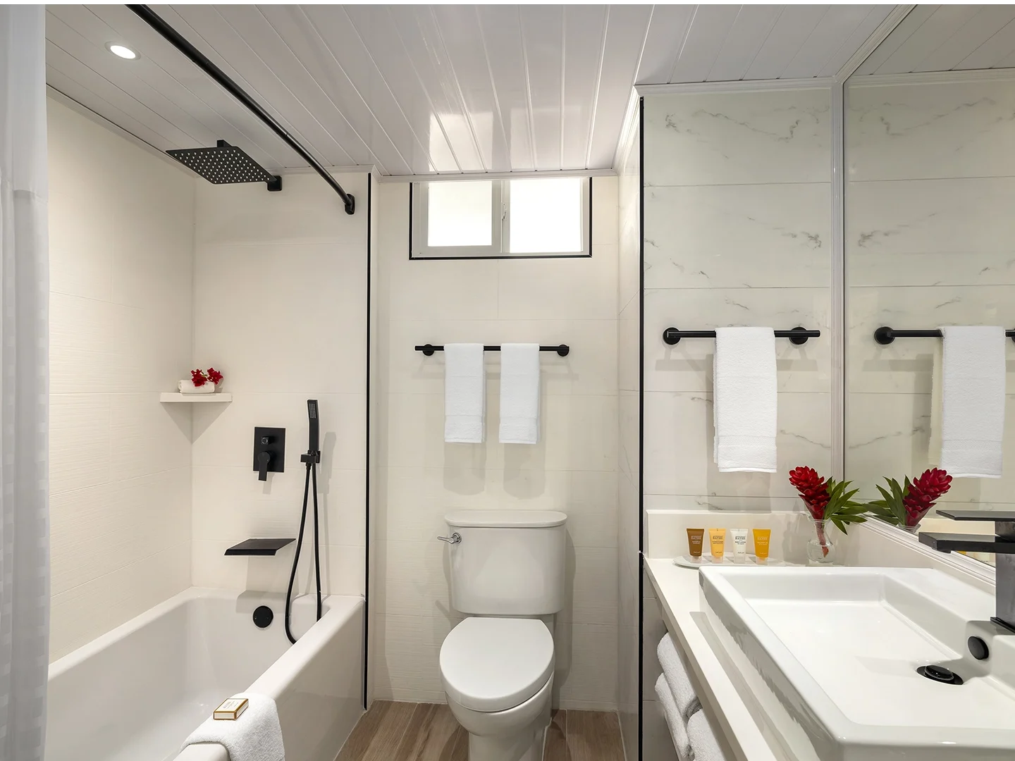 SPLASH JR. SUITE TROPICAL VIEW – QUEEN-2