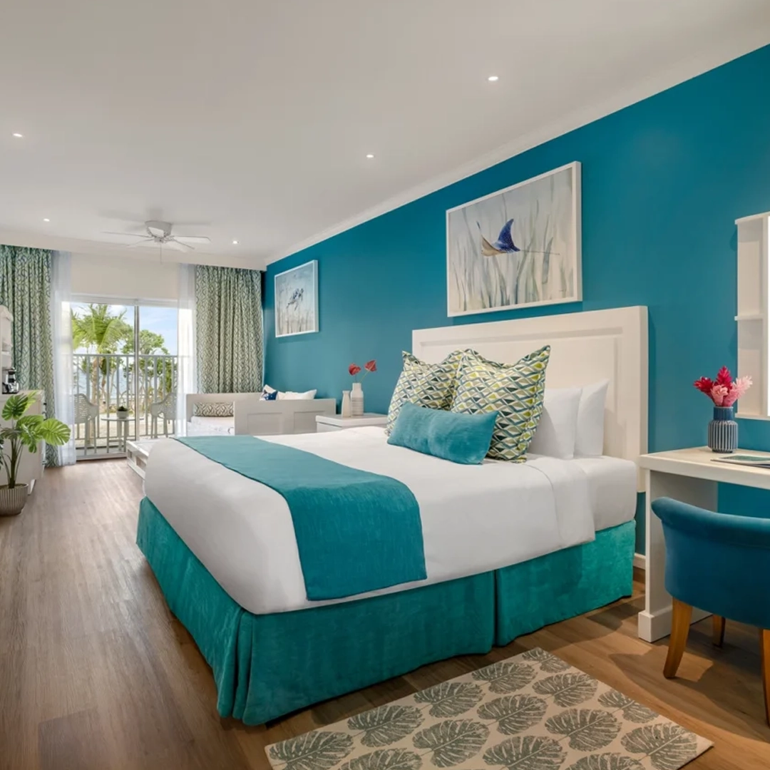 SPLASH JR. SUITE OCEANVIEW – KING