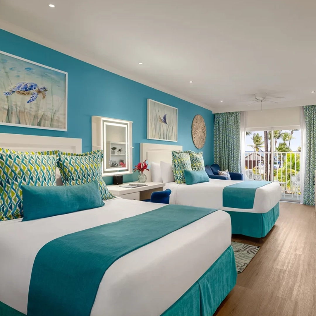 SPLASH JR. SUITE POOL VIEW – QUEEN
